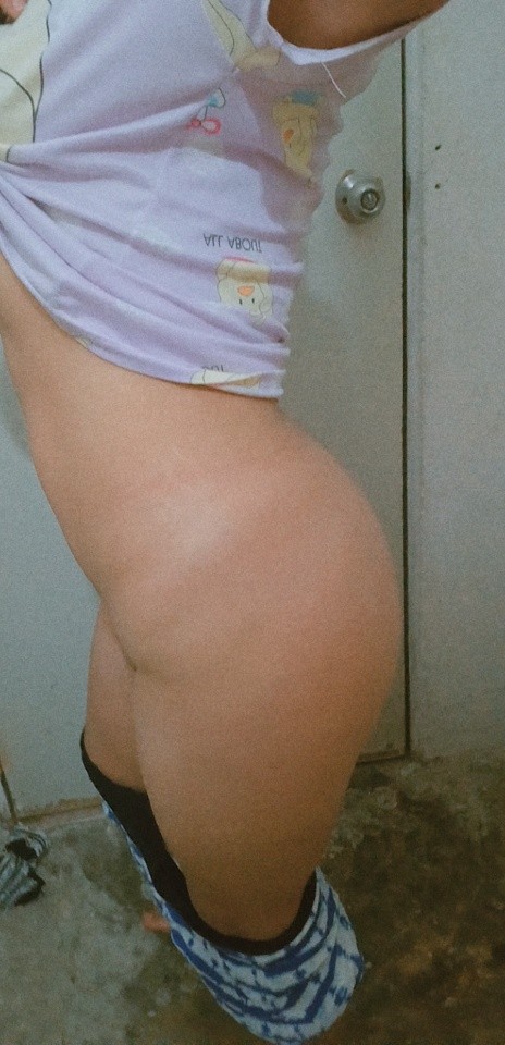 Isabelhhot's tweet photo. Me voy a bañar!!! Quien me acompaña? https://t.co/1HsDYpjPNy