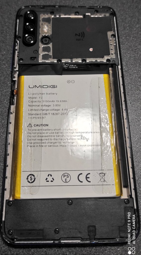 Shinya_G862's tweet photo. 一斉を風靡した過去の端末UMIDIGI F2の裏パネルが浮くとの事で修理依頼。
バッテリー⚡が膨張してしまってますね。バッテリー交換して様子見です☺
#UMIDIGIF2
#まだまだ現役
#バッテリー膨張
#バッテリー交換
#Android修理 https://t.co/4qmj2YZbxS