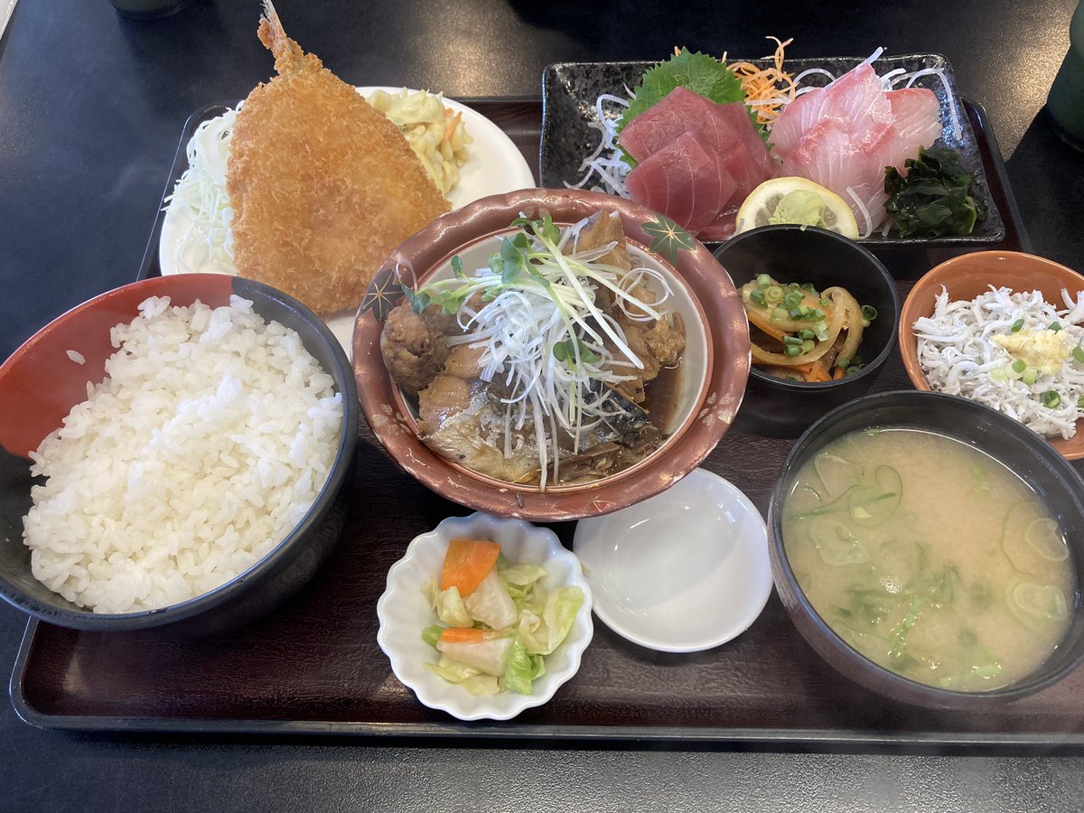 Jp_food_ch's tweet photo. Tonight's lunch！🐟🐟🐟 https://t.co/Y6cZVDCuss