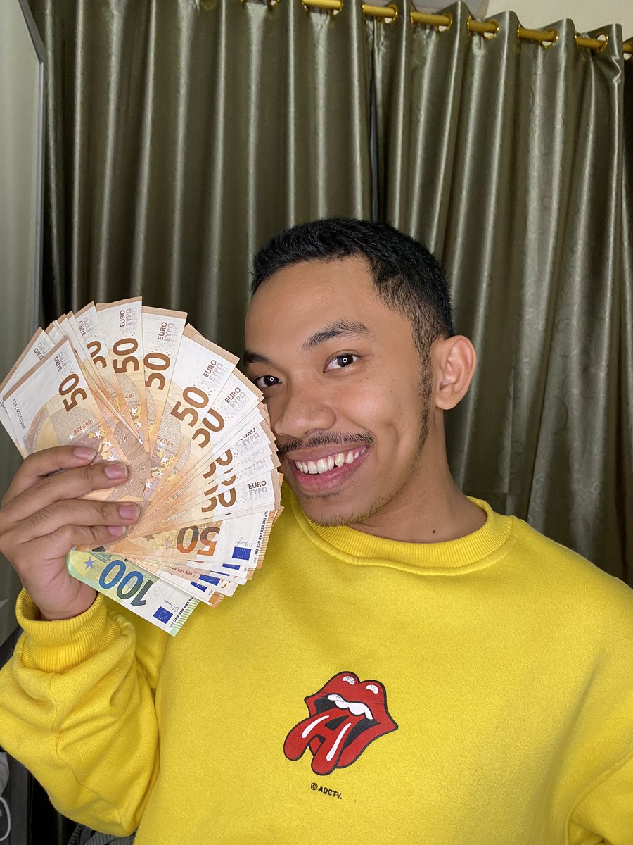 reyhansamuda's tweet photo. Jumat Berkah bagi-bagi mata uang Euro bersama Brenda Ehan gimana??? Retweet dan reply dulu coba. Kalo ga rame mager ah. https://t.co/syzpy6zkDG