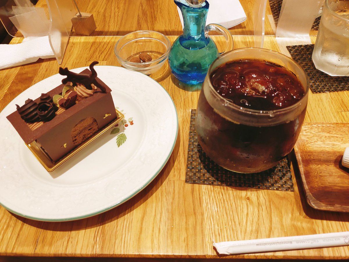 gw88RBSSSE8pjvp's tweet photo. ケーキセット
ショコラdeジャンヌ
アイスコーヒー
#CORADE
#京阪京橋 https://t.co/0r5sDrTLhB
