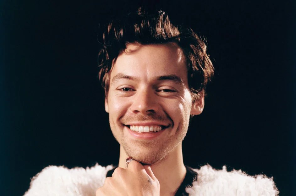 gravey4rdkid's tweet photo. 🚨 | Harry Styles found dead in his Calabasas home, more information awaited from the LAPD #FlyHighHarry https://t.co/bqaa3RiC6G