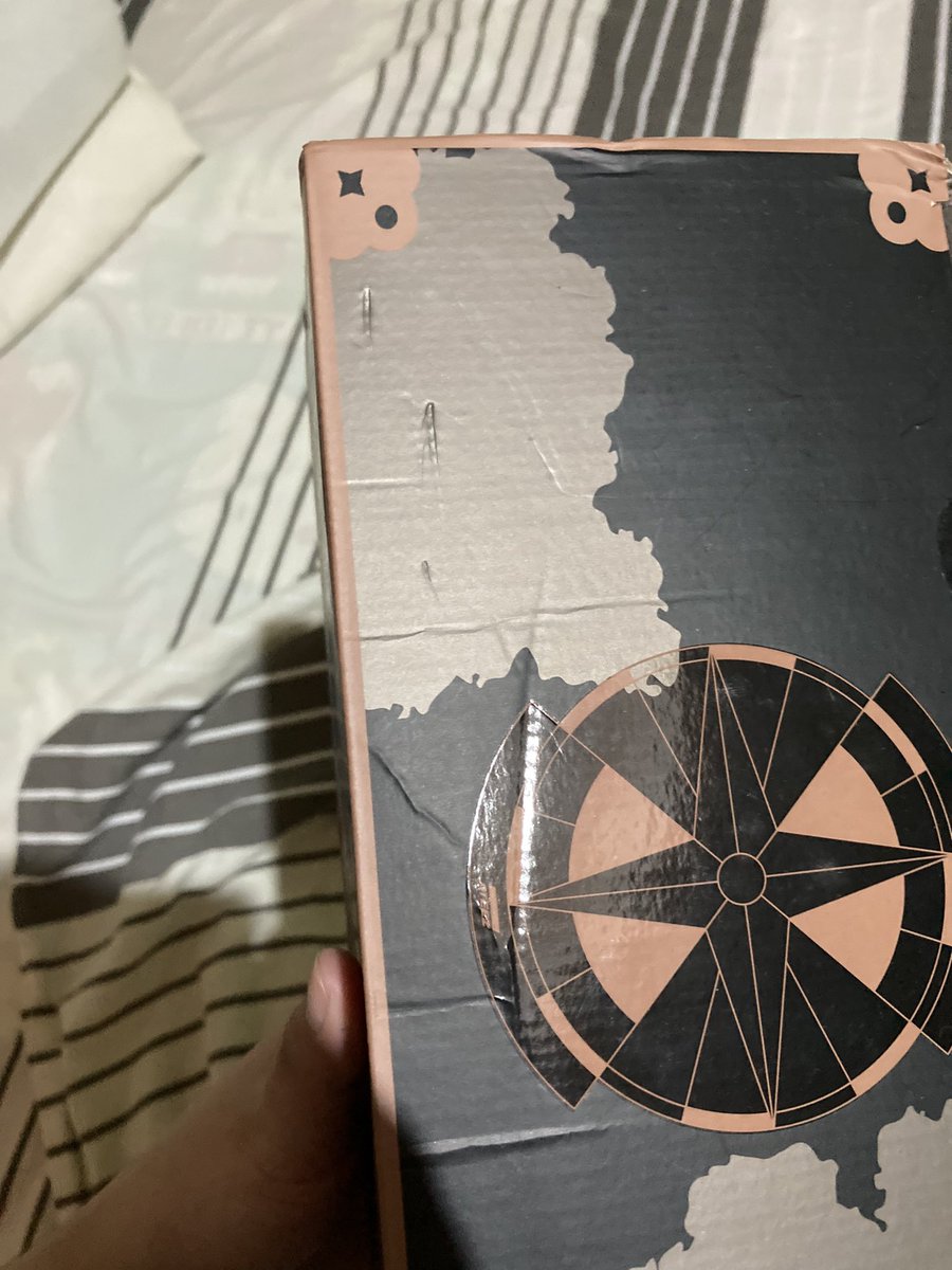 sellhwa's tweet photo. wts lfb ateez lightstick
#sellhwa
- P2,200 (P2,100 PAYO)
- onhand
- haven't used yet
- with free batteries (triple a)
- with dents sa box (as shown sa pics)
- no pcs included
* mop: gcash
* mod: jnt https://t.co/AbURHDMl79