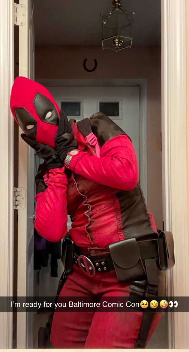 Artistmel1998's tweet photo. Sorry I’ve been ded on here. But here’s an update on cosplay that I’m continuing to build on. #deadpool #cosplay #dedinside https://t.co/Aoe5FV6UIr