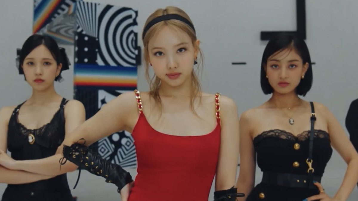 imnayeonarchive's tweet photo. IM NAYEON https://t.co/K9mBIVfUL1