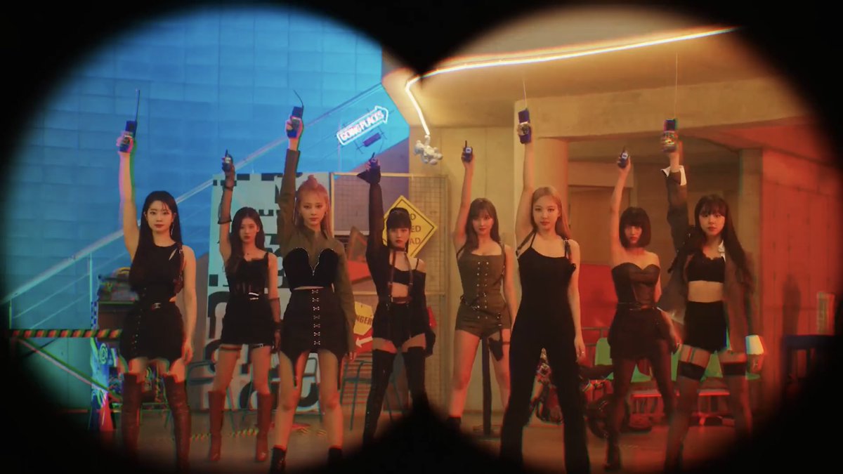 nysoioist's tweet photo. NATION’S GIRL GROUP EVERYONE @JYPETWICE #TalkThatTalk https://t.co/kQJWfZxSJJ