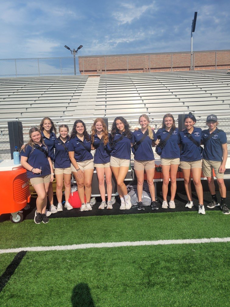 Fun win for the Mustangs! The Trainer crew worked hard today in the heat 👍🏻