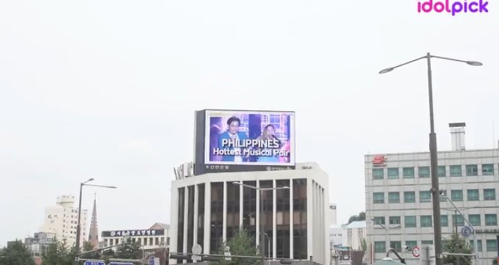 kluofc_'s tweet photo. Hooray for another "we made it" moment!

Sweethearts, thanks for consistently going above and beyond for #KDLex. The impossible has always been made possible by your efforts and dedication. You guys are truly the best! ♡

KDLEX 1stBILLBOARDinKOREA
#KDLexIdolPickBestIntlArtist https://t.co/XP3uqUznp1