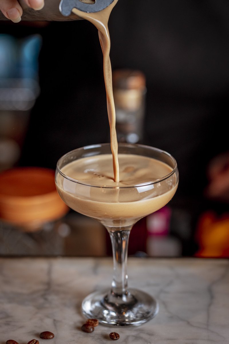 BUNSLONDON's tweet photo. If it’s as sunny where you are as it is here, you definitely need a Friday cocktail 🍹

Cheers to summer coolers! https://t.co/usoyN03mPX