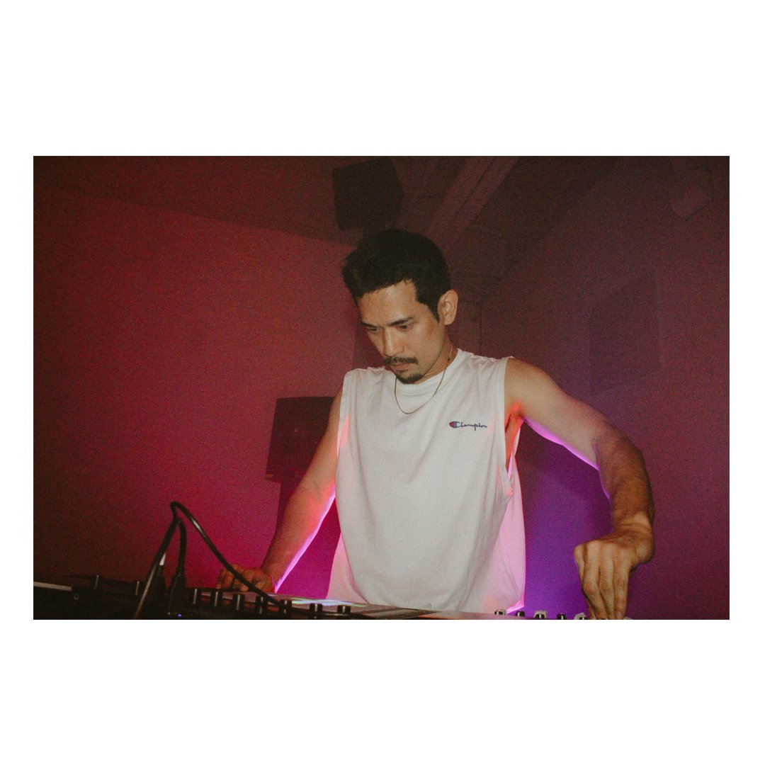Chinabot_'s tweet photo. JAEHO HWANG @hfutura 'Inner-self' Release party at @iklectikartlab by Molly Sisson https://t.co/ozxzTddbSc