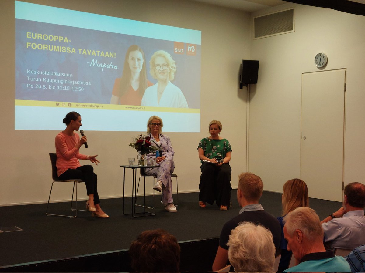 Keskustelemassa kanssani nyt <a href="/MarinSanna/">Sanna Marin</a>: On huolestuttavaa, miten helposti kalastellaan irtopisteitä oman kansakunnan nimissä. Meidän tulisi muistaa, että olemme kaikki täällä yhdessä ja voi tulla myös se päivä, että Suomikin tarvitsee solidaarisuutta. <a href="/Eurooppafoorumi/">Eurooppa-foorumi</a>