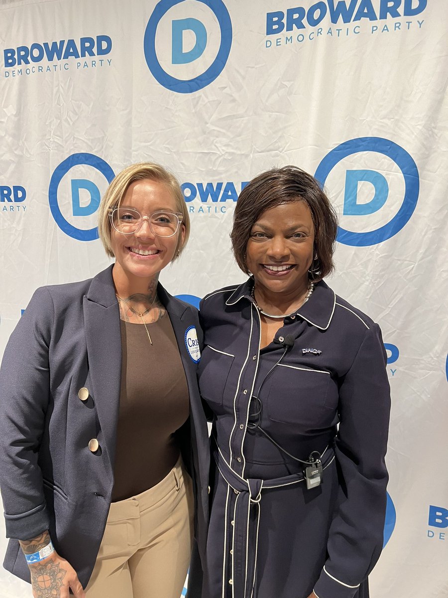 sarahwr_84's tweet image. About last night… it was great celebrating this winning ticket and #democraticunity with @browarddems and @FlaDems 🎊🎉🎊
So ready to #FlipFloridaBlue this November 🌊
 #Wins are coming our way 👏👏👏