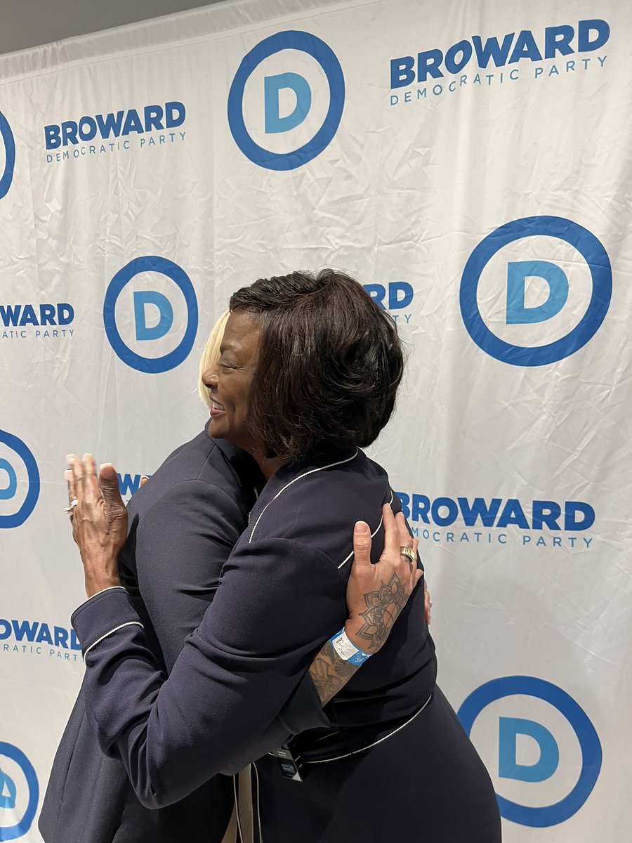 sarahwr_84's tweet image. About last night… it was great celebrating this winning ticket and #democraticunity with @browarddems and @FlaDems 🎊🎉🎊
So ready to #FlipFloridaBlue this November 🌊
 #Wins are coming our way 👏👏👏
