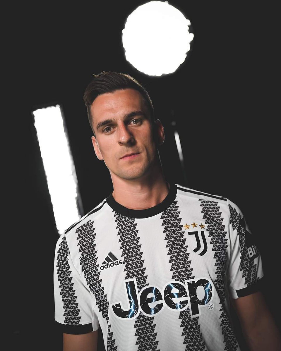 arekmilik9's tweet photo. Here we go @juventusfc 
Ready for this new amazing challenge #finoallafine https://t.co/8EGgYz5iSq