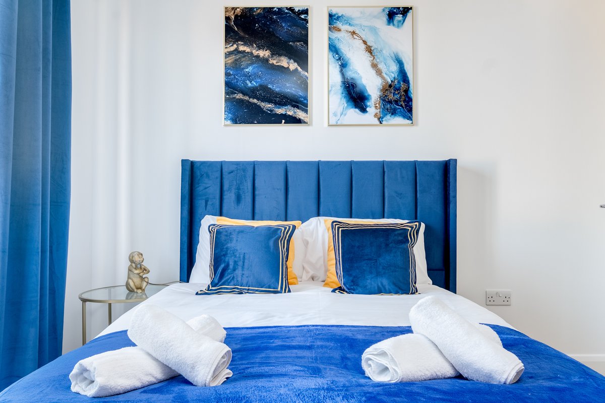 maevela_'s tweet photo. Our apartments are perfect if your looking for a weekend trip to Birmingham! #ServicedAccommodation #ServicedApartment #LuxuryApartment #LuxuryApartments #LuxuryAirbnb #Brum #BirminghamLife #Birmingham #ServicedApartments https://t.co/6e3bSficjH