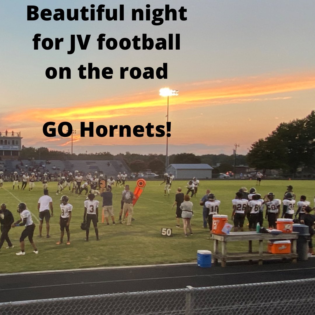 LeightyLearning's tweet image. Our JV football team played hard last night!