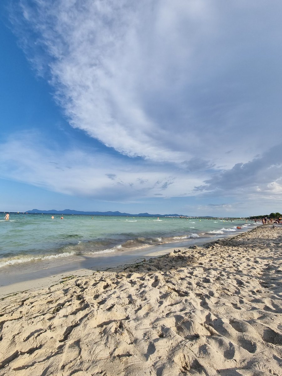 annahlein's tweet photo. Time for a break 🏖
#beachlife #summer #holiday #travel #sea #chill #goodmorning #vibes #fridaymorning https://t.co/UPjKeANxE5