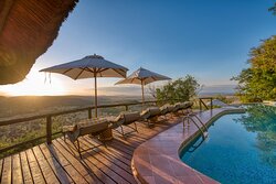 hadestays's tweet photo. Soroi Serengeti Lodge, Serengeti National Park, Tanzaniaπ. Avg. Price a night US$ 1,116. Ideal for honeymooners, baecation also solo.
#HadeLux #Travel #vacation #Africa https://t.co/mELCnFH26M