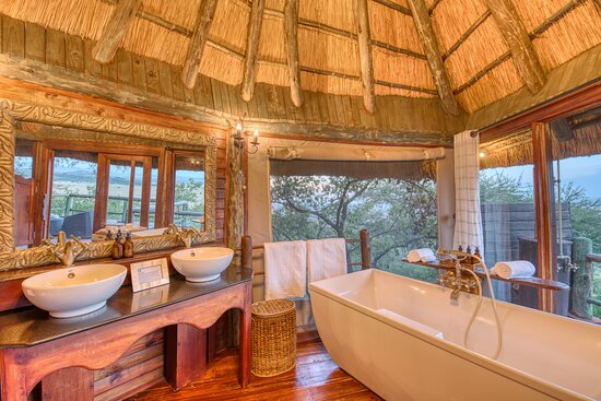 hadestays's tweet photo. Soroi Serengeti Lodge, Serengeti National Park, Tanzaniaπ. Avg. Price a night US$ 1,116. Ideal for honeymooners, baecation also solo.
#HadeLux #Travel #vacation #Africa https://t.co/mELCnFH26M
