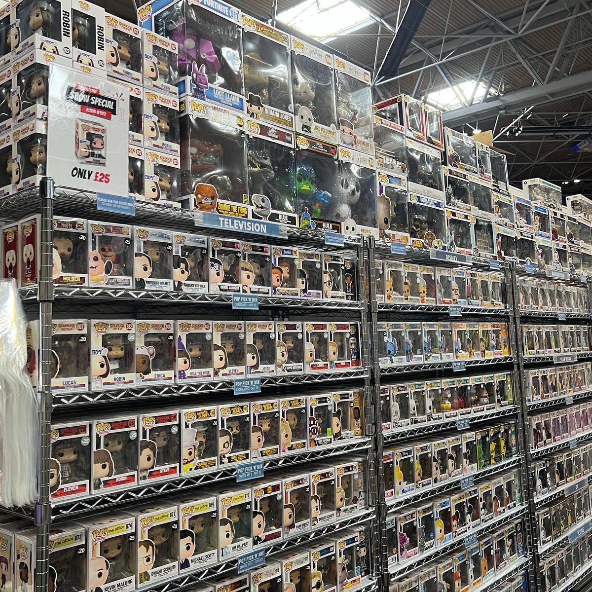 PersonaToys's tweet photo. Are you at @IGFestUK? So are we - with an expanded gaming selection! #funkoPOP #FunkoPops #funkofam https://t.co/WVwpmo63Dk