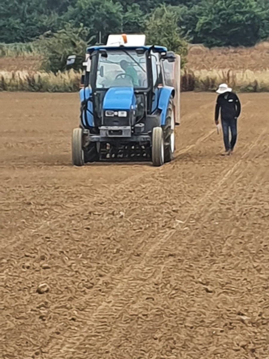 Forage trials being sown yesterday at our site in Didbrook, the UKs largest grass (amenity and forage) trial site. 

Each of these mixtures will help us ensure we give the best possible product to our customers #Seedsandscience #grassforthefuture #Seedinggreensolutions