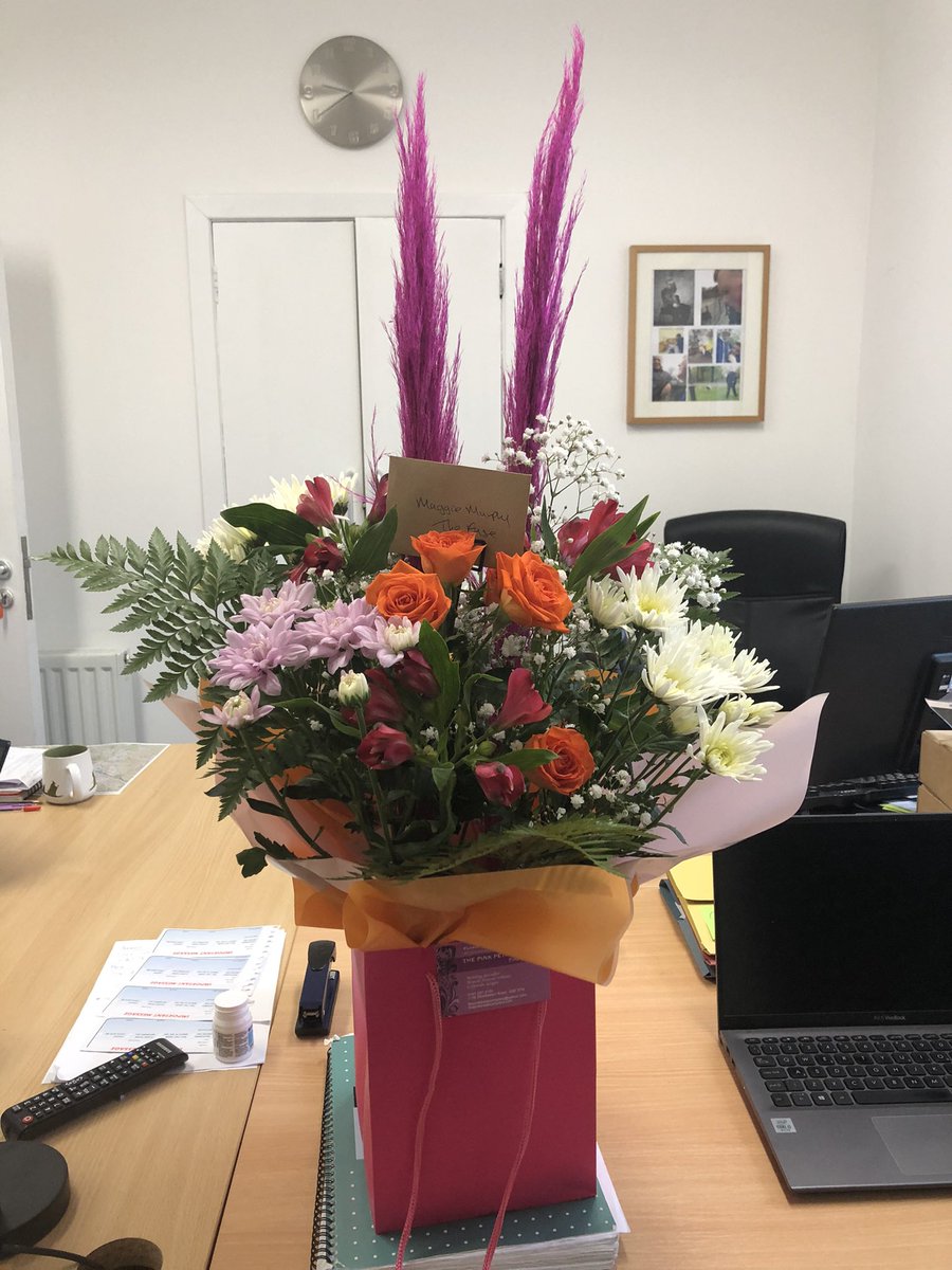 MaggieMKMurphy's tweet photo. Can’t believe it’s already my last day @GlasgowFuse! Huge thanks to the #ShettlestonDoesDigital team for these stunning flowers and gifts💐Going to really miss you all and all our learners 🥹 You guys have put me in good stead for my next adventure in User Research @scotgov! https://t.co/gSFUDxyHpa