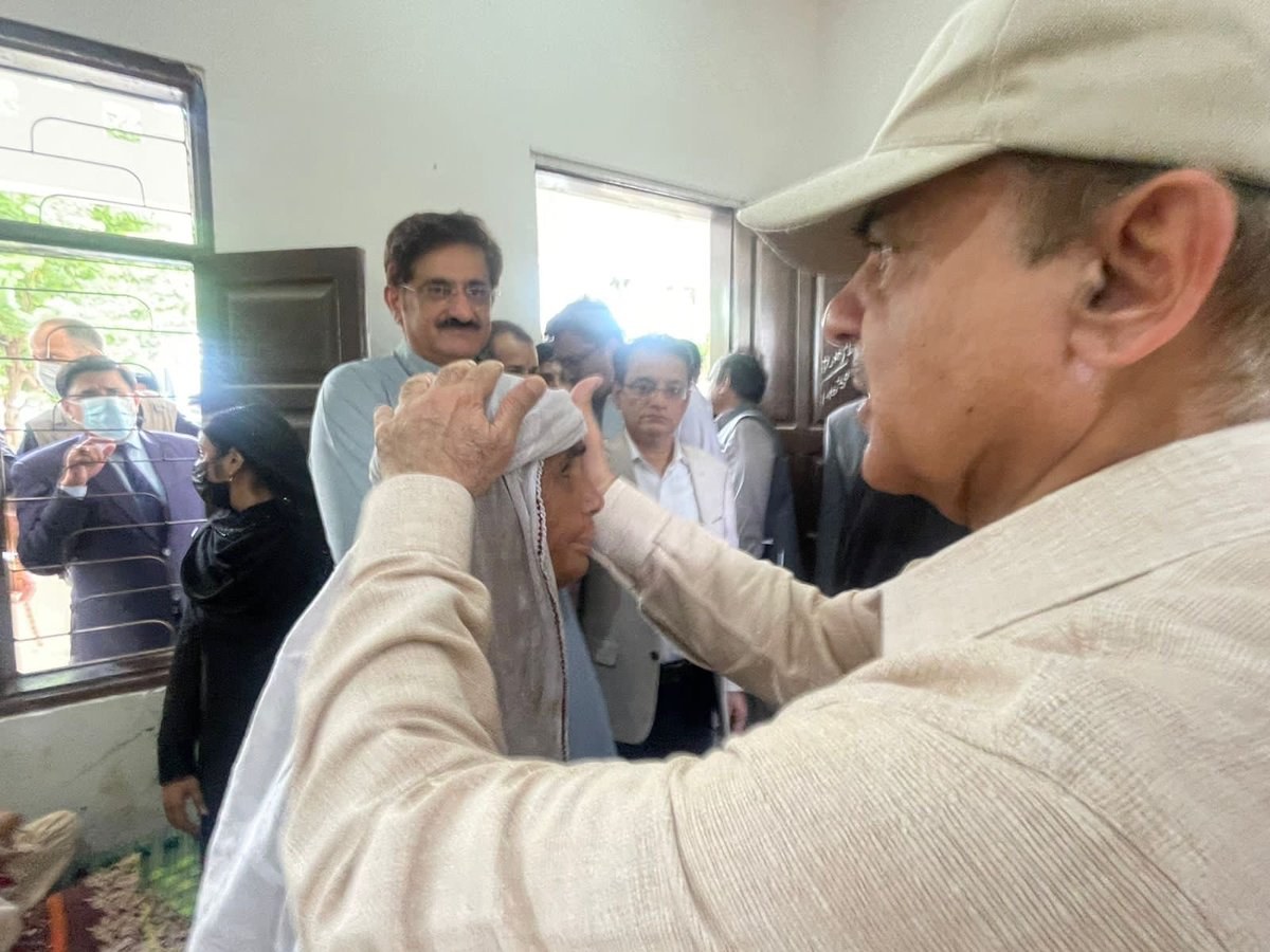 demp_moib's tweet photo. مشکل کی اس گھڑی میں ہم آپ کے ساتھ ہیں ...
وزیر اعظم شہباز شریف
@CMShehbaz
#PMatWork
#PMinSukkur https://t.co/pKJqrxK3ky