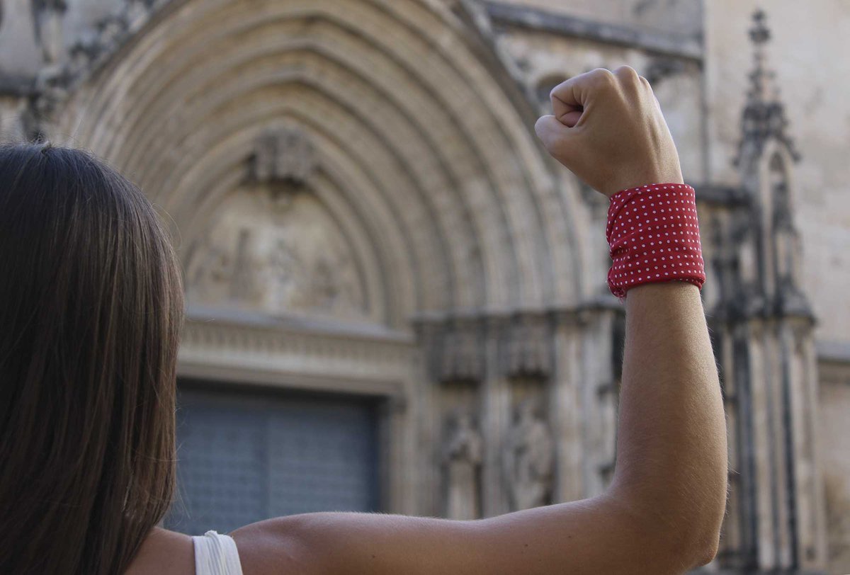🎆 Torna la més típica i des de La Fura ens la mirem des d'un punt de vista feminista. 

✊🏻👩🏻 Aquesta setmana hem parlat amb les primeres dones que es van fer un lloc a la Festa Major de Vilafranca. Les pioneres a #lamesdesitjada #fmvila

➡️ tuit.cat/MSDAg