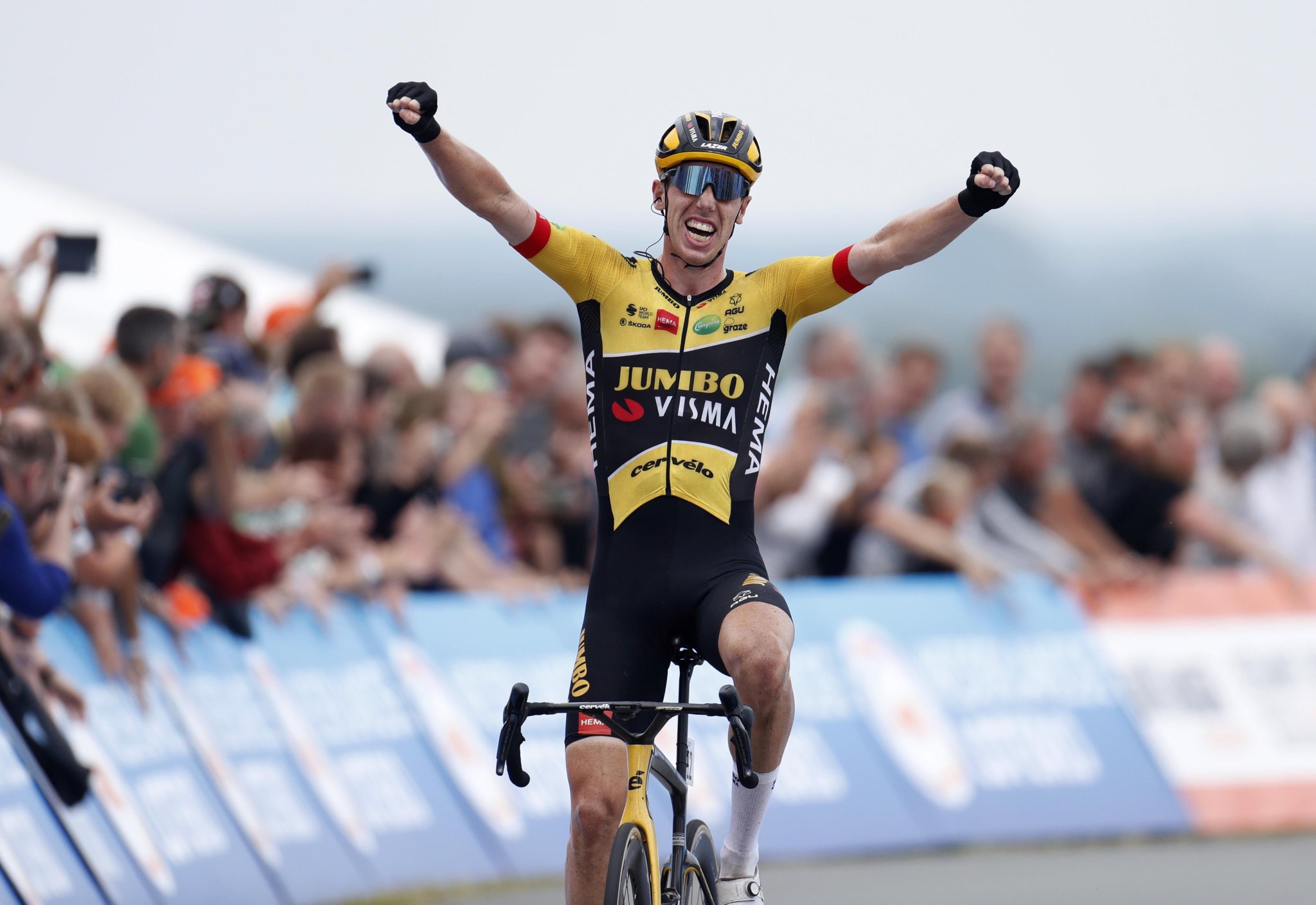 Ook Ineos vs Jumbo-Visma in Italië: Eenkhoorn grijpt net naast zege, Deceuninck-Quick.Step heeft