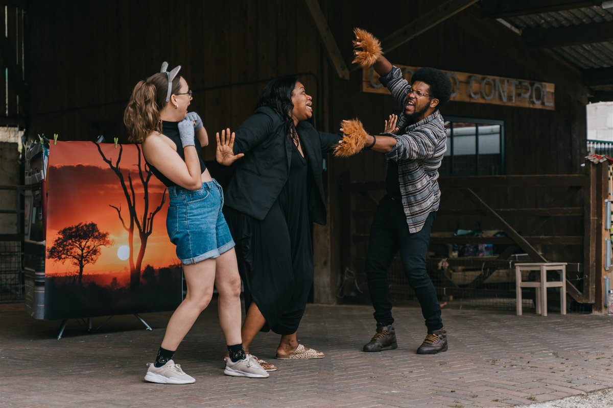 We enjoyed a wonderful #Silla opening night yesterday at <a href="/LBU_LSA/">Leeds School of Arts</a> - two performances left tonight and tomorrow.

And this weekend also sees 7 FREE performances of our new pop-up opera #Power - here are some shots from our <a href="/MeanwoodFarm/">Meanwood Farm</a> performance last weekend! 📷 <a href="/_rhianhughes/">Rhian Hughes</a>