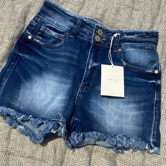 515jackie's tweet photo. So good I had to share! Check out all the items I'm loving on @Poshmarkapp #poshmark #fashion #style #shopmycloset #unpublished #kancan: https://t.co/EtyINlVzft https://t.co/8umuYsEjDQ