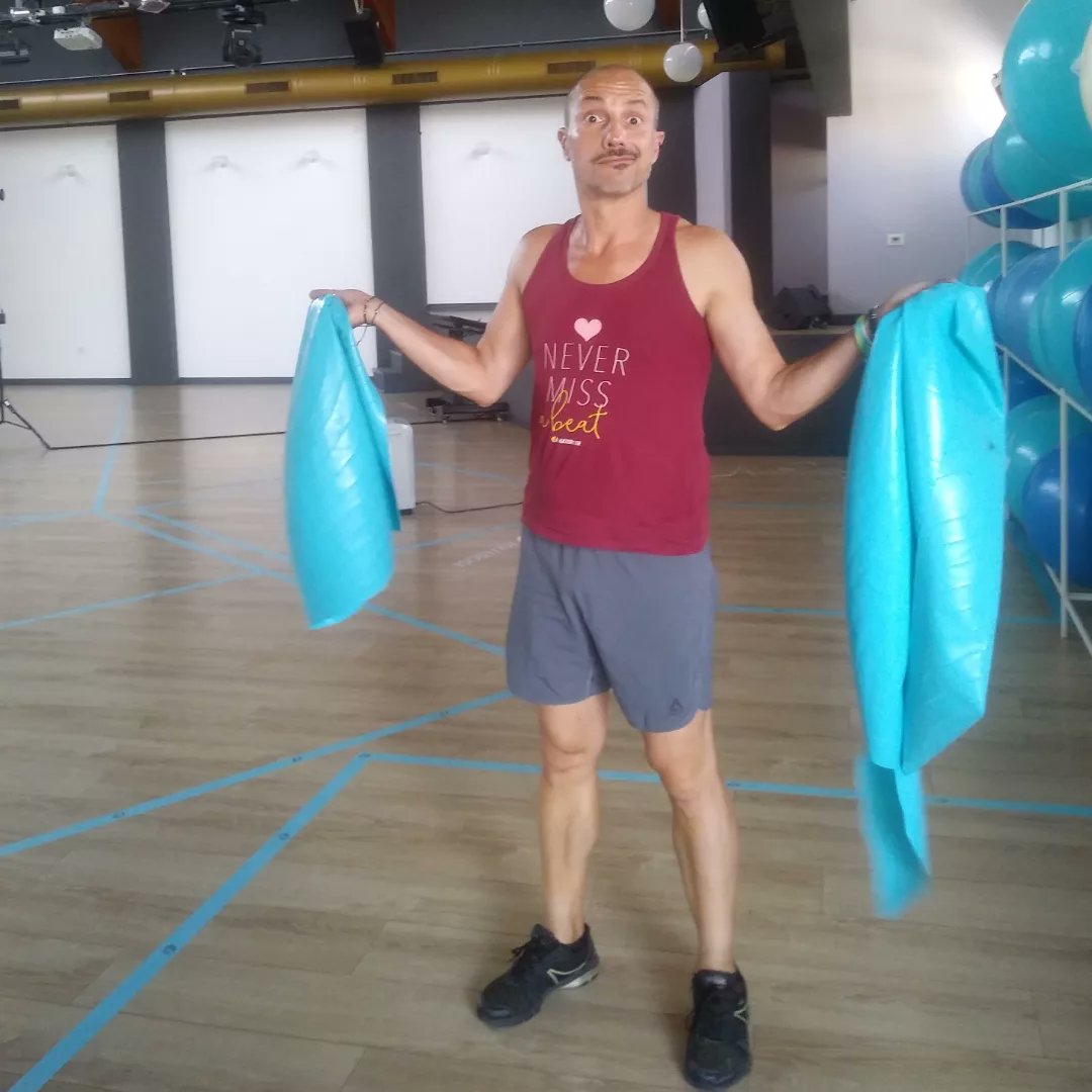 BeppeSandon's tweet photo. Ognuno ha le sue abilitร .
Io sono esperto nel far venire le palle gonfie e romperle!
Ne ho le prove. ๐
#rompipalle #breakingballs #bravoragazzo #goodguy #doppiosenso #doublemeaning #manutenzioni #maintenance #jazzercise #dietrolequinte #behindthescenes https://t.co/v3n8FGEH4F