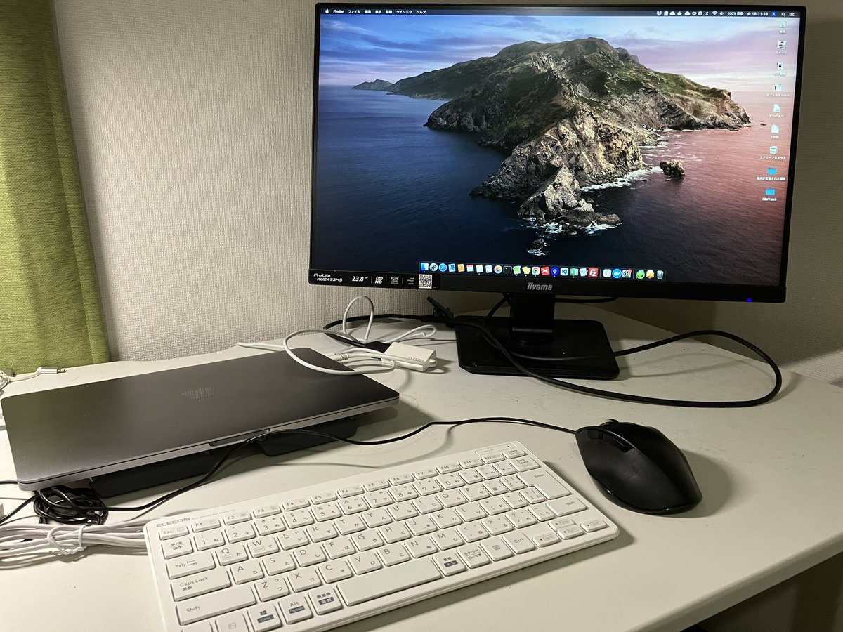 it_engineers015's tweet photo. mac book pro の画面が、何も映らなくなってしまった！修理に7万円ほどかかるとのことなので、キーボードとモニター用意して、使い続けてみる https://t.co/TZYeIiAr4J