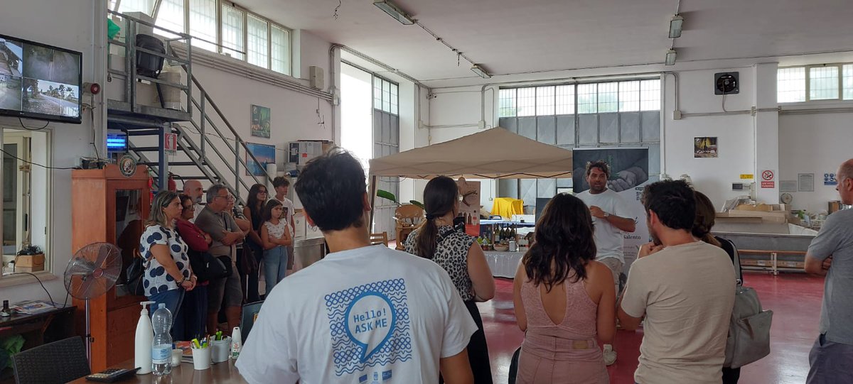 VisitMartano's tweet photo. 25/8/22 - Laboratori ed itinerari con i turisti - 
PT.1 Racconto della tradizione Salentina e Martanese dell'ulivo e degustazione dell'olio con visita dell'azienda presso Azienda Agricola Coricciati 🫒
#oliodoliva #olioextraverginedioliva #degustazioneolio  #weareinpuglia https://t.co/yDH3X7ebCZ