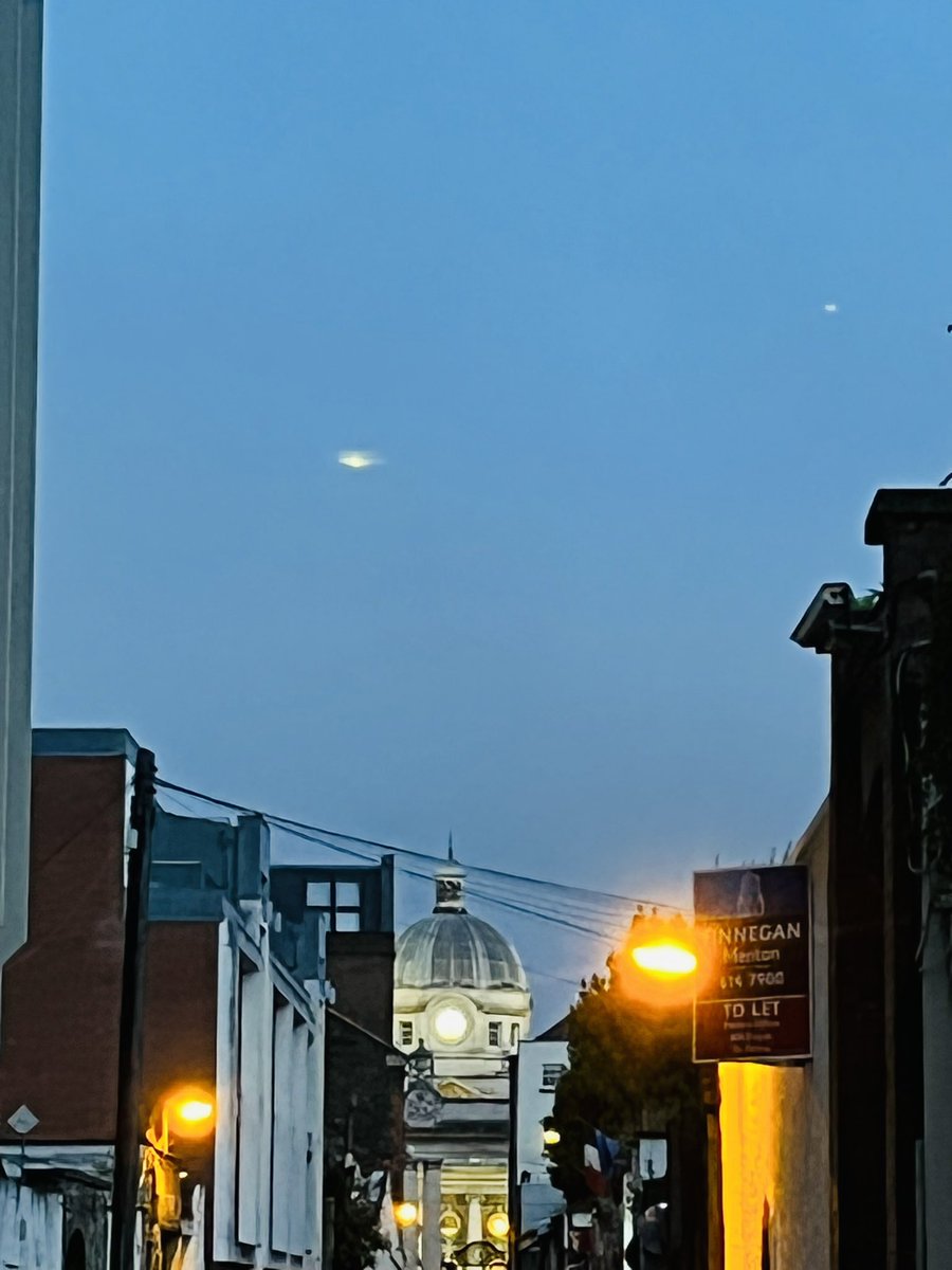 shelleydeane's tweet photo. #fridaymorning #Dublin chillier than you might expect #getupandgetout https://t.co/CEqxdfNaWa
