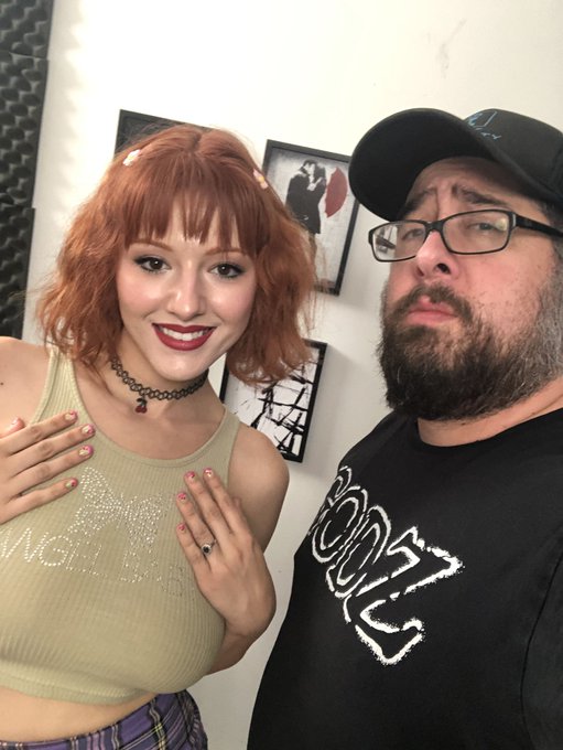 Just wrapped a new @AndNowWeDrink with @KeelyRoseOF coming soon https://t.co/KZkZ8ovpWh<a class="tags" target="_blank" title="On Twitter" href="/?out=eyJ0eXAiOiJKV1QiLCJhbGciOiJIUzUxMiJ9.eyJpYXQiOjE3MjMzMjE0MzcsImlzcyI6InR3cG9ybnN0YXJzLmNvbSIsIm5iZiI6MTcyMzMyMTQzNywiZXhwIjoxNzU0ODU3NDM3LCJyZWRpcmVjdF91cmwiOiJodHRwczovL3R3aXR0ZXIuY29tL0tlZWx5Um9zZU9GIn0.vpdvsuvk1XSPEzk0aV2ULr21Ans1flXswloRzX2Wdz85M02LTvwRVqQbYO8eaOEdqn94X5c9qYHnO2O46MY4gg">@KeelyRoseOF</a><a href="/tag/comedy"class="tags"><span>#comedy</span></a><a href="/tag/podcast"class="tags"><span>#podcast</span></a><a href="/tag/podnation"class="tags"><span>#podnation</span></a>