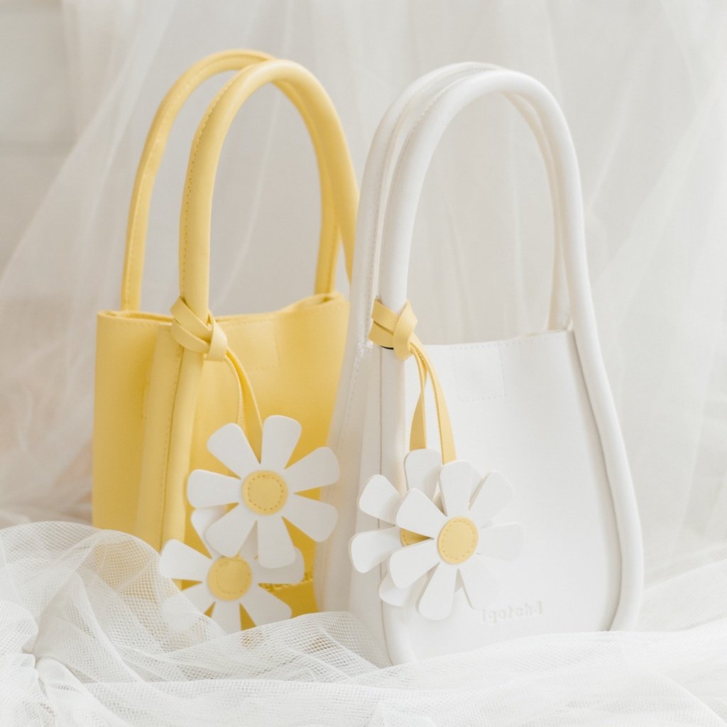 itriwww's tweet photo. Sling Bag Flower Pastel ✨
Check price : https://t.co/PseoTyqde0 👈

#ShopeeID #ShopeeHappy99 #SECRET_NUMBER #DITAKARANGPulangKampung mingyu #shorts https://t.co/AT6SrYMb40