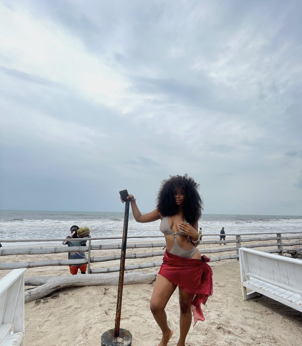 festina_p's tweet photo. Beach time is go time💫 https://t.co/zKrQ6qUwHr