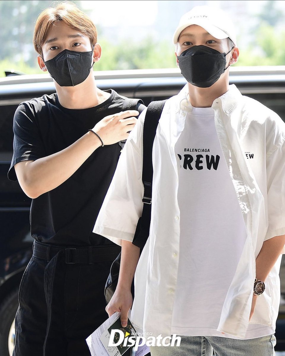 kokokbop's tweet photo. XIUMIN AND CHEN PHOTO FROM DISPATCH!! 🥹🥹 https://t.co/z4kmYJOkgA