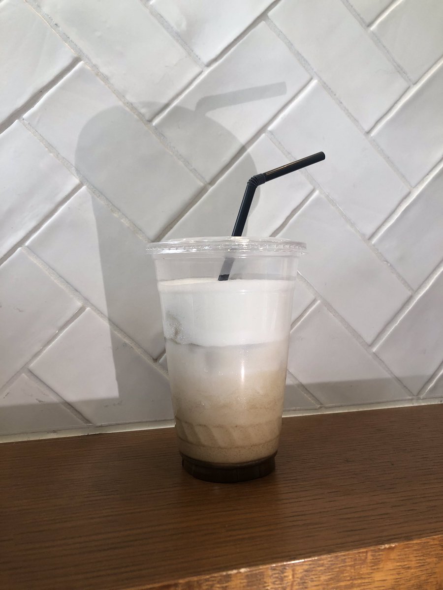 coffee_mafia's tweet photo. こんにちは!飯田橋スタッフです☺️
本日ご紹介するのは【和紅茶ラテ】です🥤
その他にもランチなどもご提供しているのでぜひお立ち寄りください!
#crafttea #クラフトティー #日本茶 #サブスク #飯田橋 https://t.co/NlbW5xV7uq