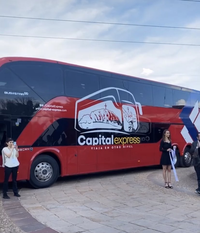 monicavaldsmir1's tweet photo. Felicidades al Lic. Eduardo López Muñoz, presidente de #Grupoislo por el inicio de operaciones de #Capitalexpress en Zacatecas. https://t.co/Fq7KNheoDu