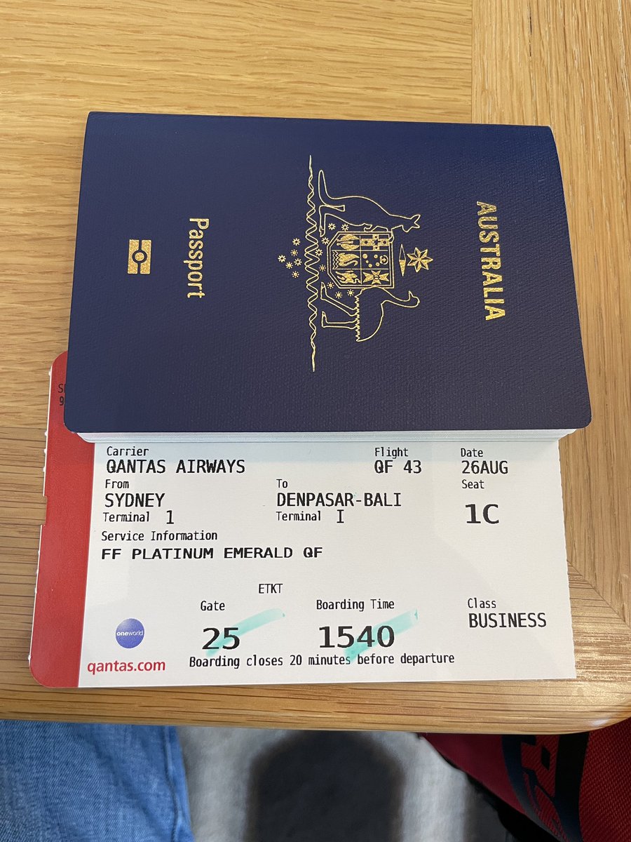 StopLTakeProfit's tweet photo. #qantas
#firstlounge
#bali
Ah… finally 😊😘
Food is noice 👍 https://t.co/DHhbe9xOel