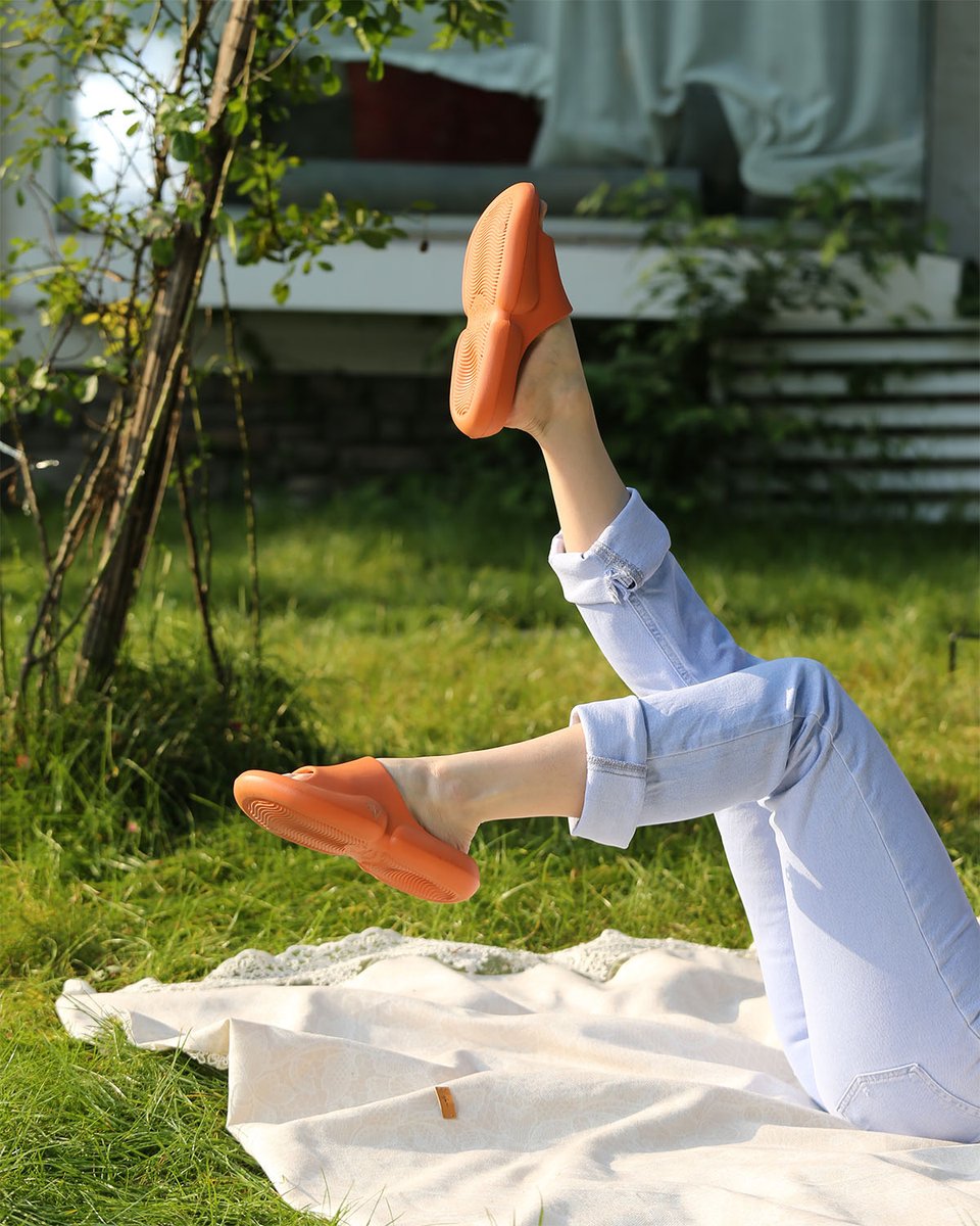 fitvalengift's tweet photo. Last Summer Call☀️
https://t.co/7BuiMZQUnN

#Fitvalen #Fitvalenfashion #Fitvalensummer #Fitvalenshoes #summer2022 #shoes #fashion #style #orange #Birken #sandals #chic #follow #l4l #like #outfittrends #dailylook #streetstyle #fashionpost #girlwithstyle #OOTD #summervibes https://t.co/peeU2T7Dtb