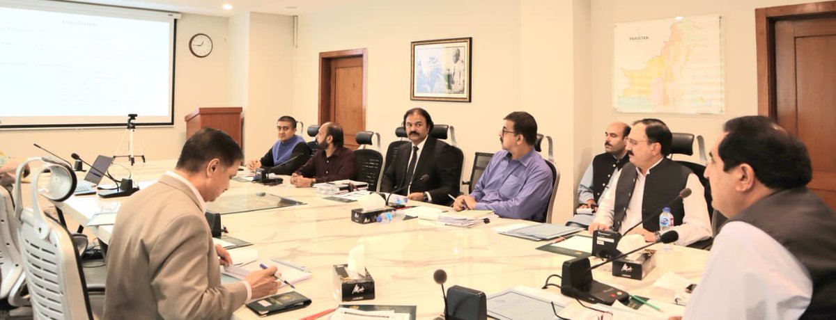 EOBI_Officers's tweet photo. The Hon’ble Minister @SajidTuriPPP chaired the meeting reviewing the performance of EOBI and discussed in detail various initiatives for welfare and pensioners, also considered the digitalization of EOBI. Thanks sir for giving your precious time. 🙏

@mophrd @SajidTuriPPP https://t.co/dPnRUgz3xY