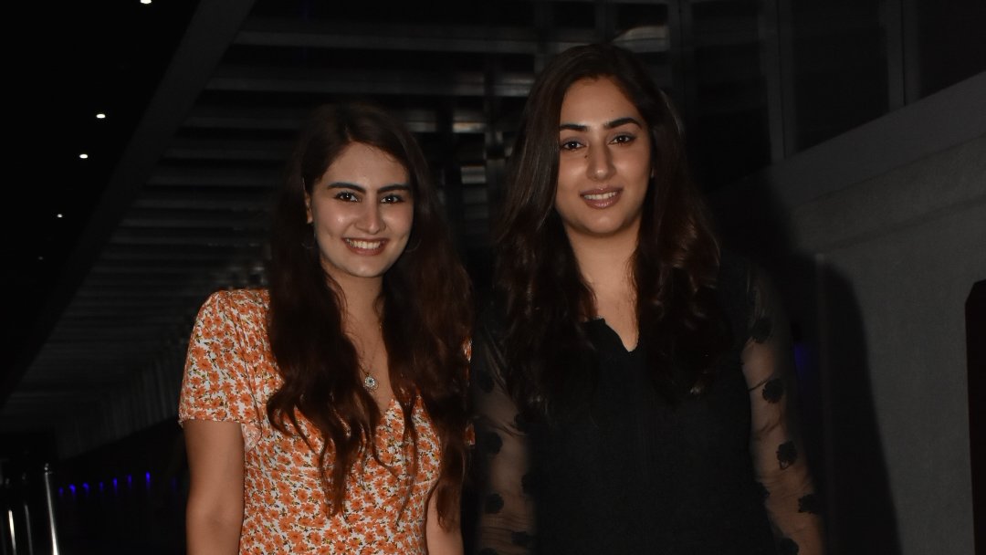 middaygujarati's tweet photo. Disha Parmar spotted at Bandra
#Televisionactress #dishaparmar #bandra #actress #indianactress #serial #dailysoap #Television #TelevisionNews #TelevisionUpdates
#TelevisionCelebrity #TelevisionStar #TelevisionActress #ActressUpdate #disharahul
https://t.co/hPdNP09syC https://t.co/hhXmzlkKjq