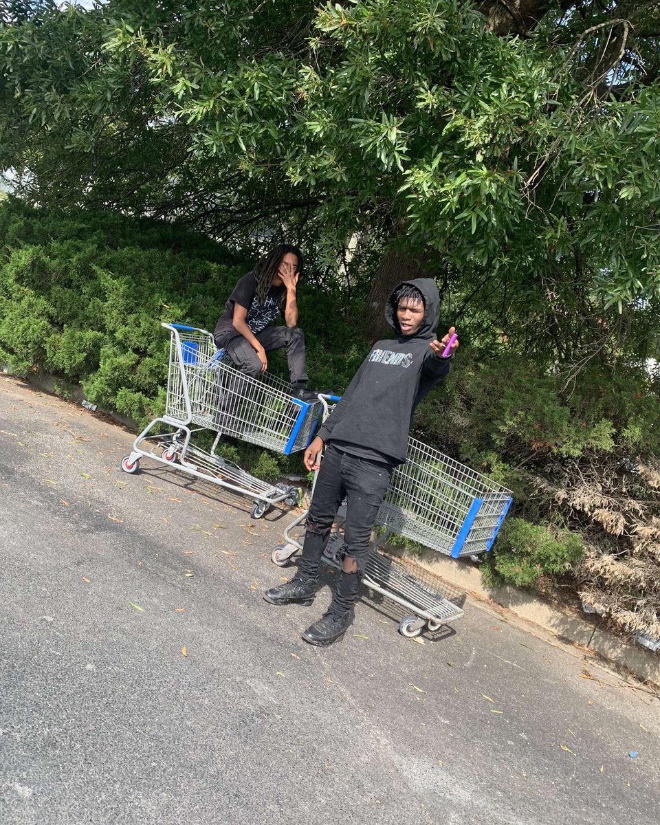 roxymoran_'s tweet image. #neighborhoodscumbags