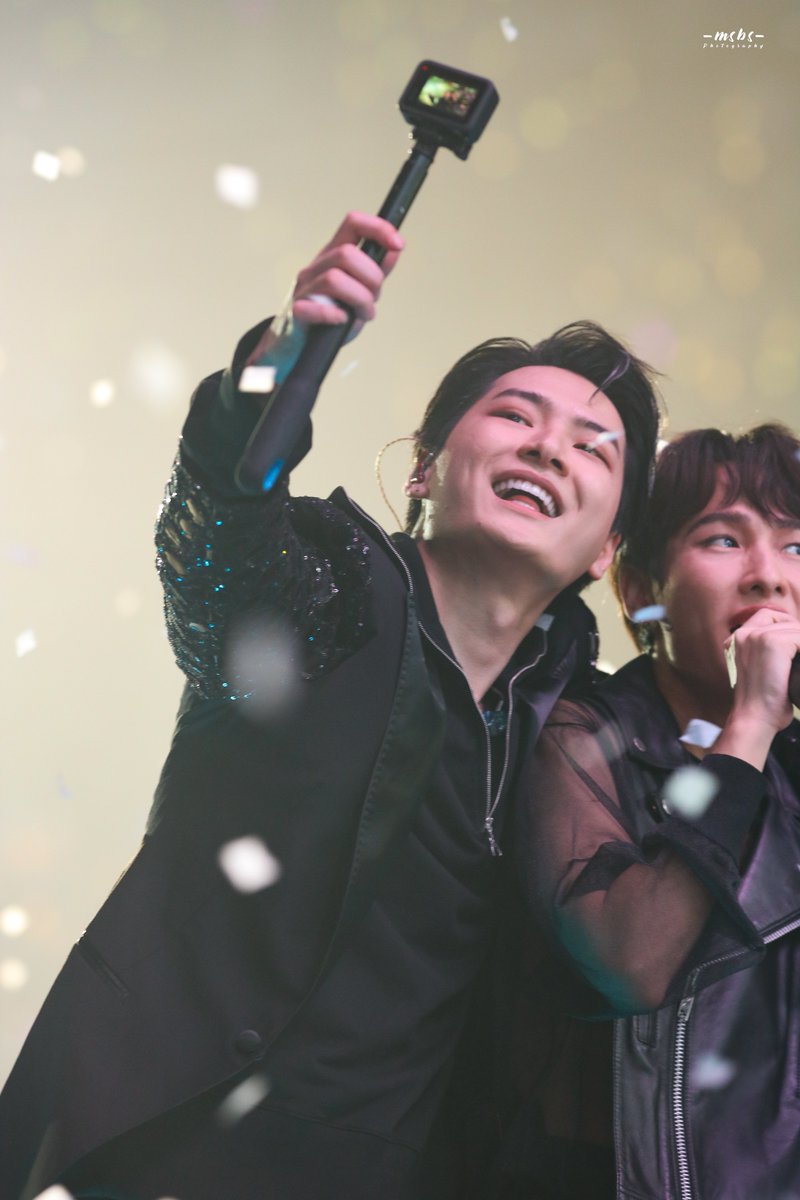 __moonandsun's tweet photo. ชอบรูปนี้อะ น่ารักมากกก ^^

#LOLFanFest2022 #KristPerawat https://t.co/RoOAiwJJE4