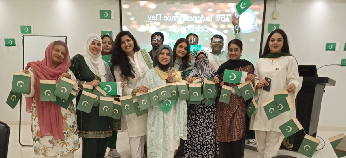 Dow_Uni's tweet photo. The Department of Health Professionals Education (DIHPE), DMC campus, celebrated the 75th Independence Day of Pakistan with the General Education Faculty.
#DUHS #75thanniversaryofPakistan #DIHPE https://t.co/Vol4r5brVT