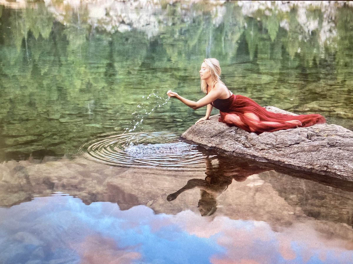 When the photo looks this great before you start editing…
#nofilter #switzerland #canonphotography #availablelight #mermaid #surreal #dreamy