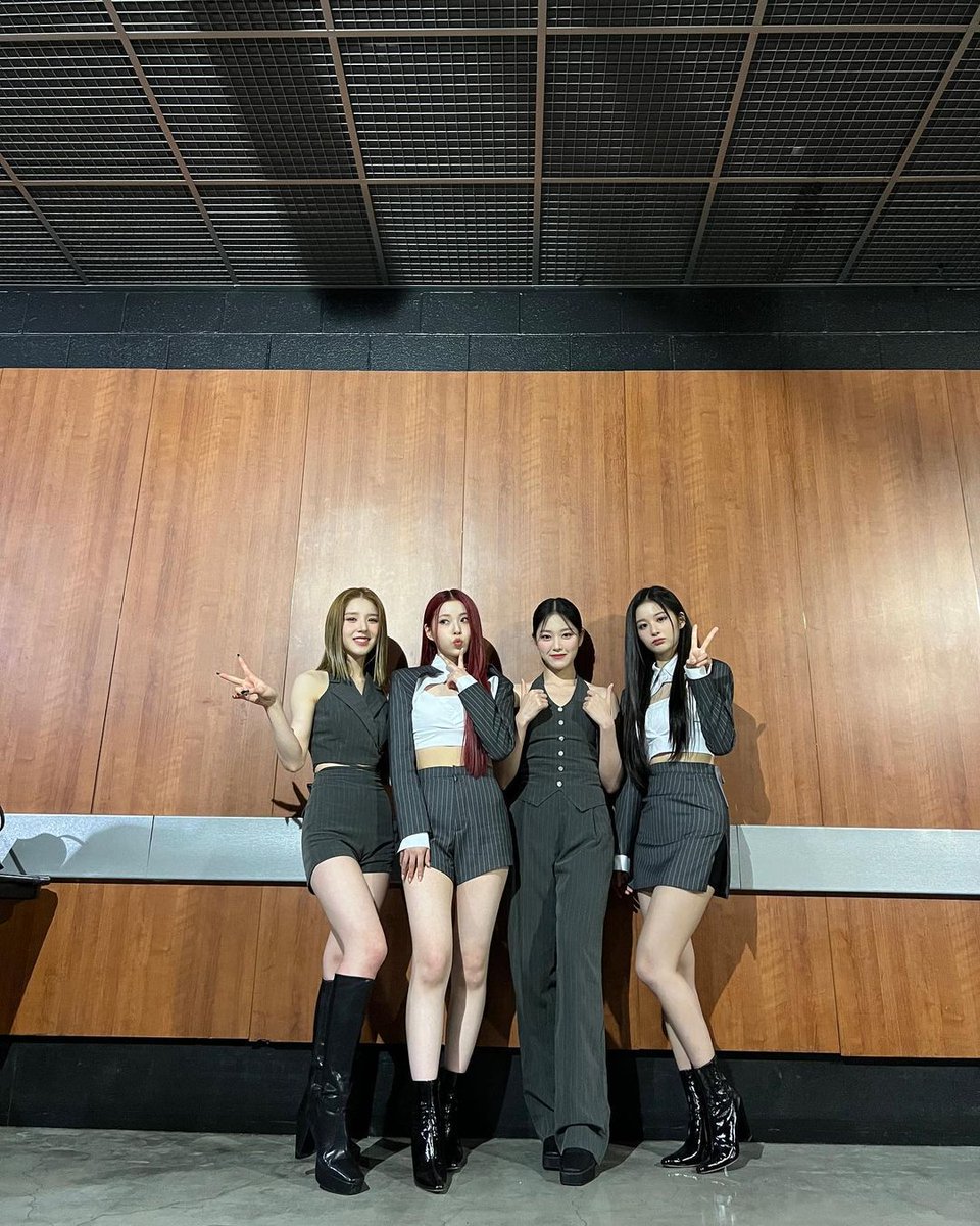 희진. tweet media